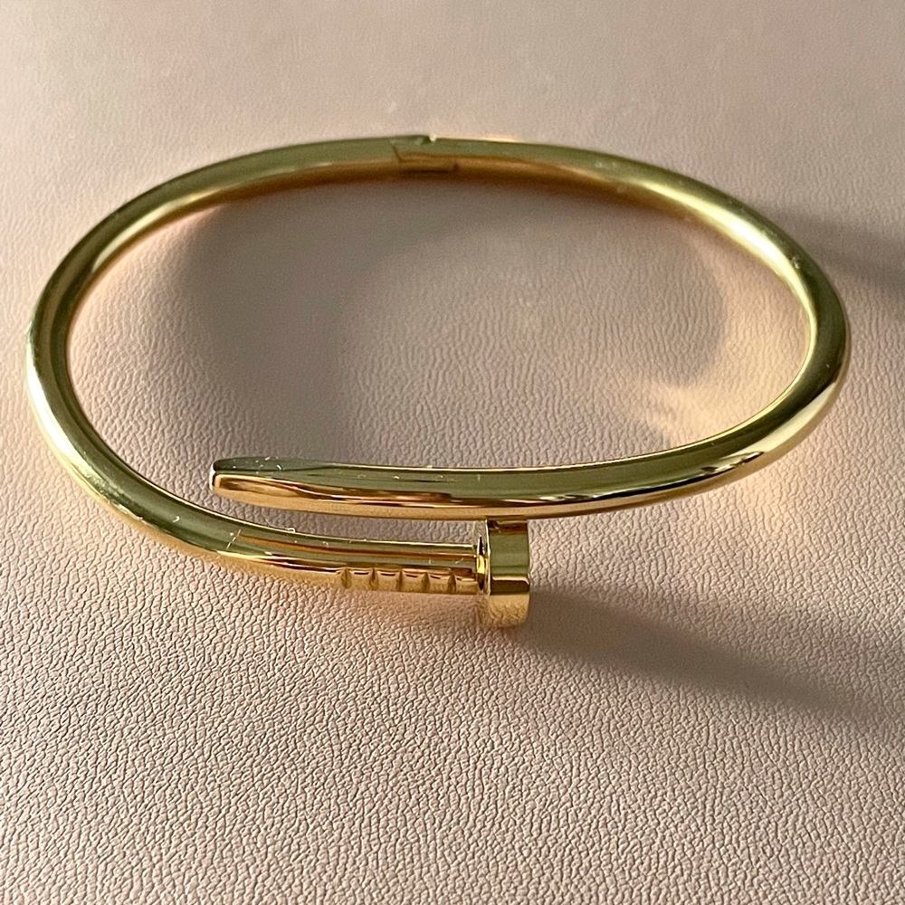 10k Gold Nail Bangle